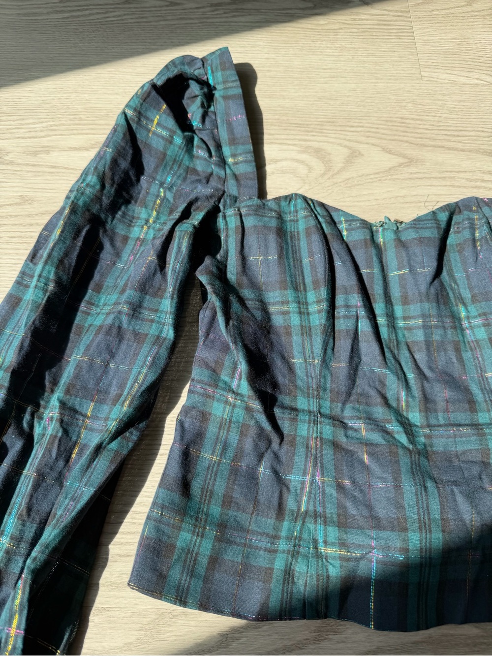 LOVERS AND FRIENDS Cameryn Top in Forest Green - Picture 3 of 6